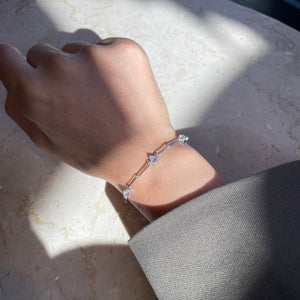 3 MULTISHAPED DIAMONDS WHITE GOLD CONTEMPORARY BRACELET