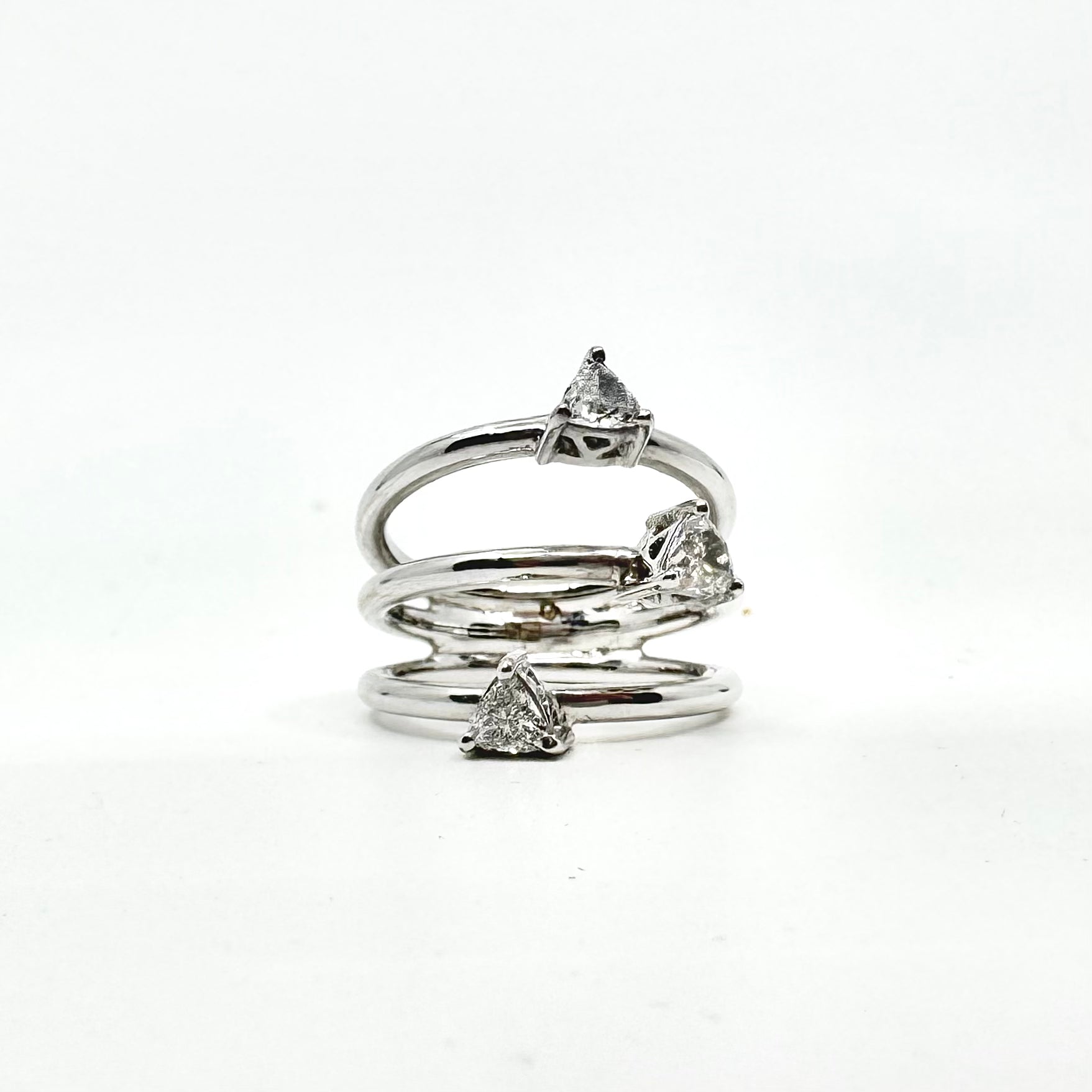 WHITE GOLD TRIPLE REFINED RING
