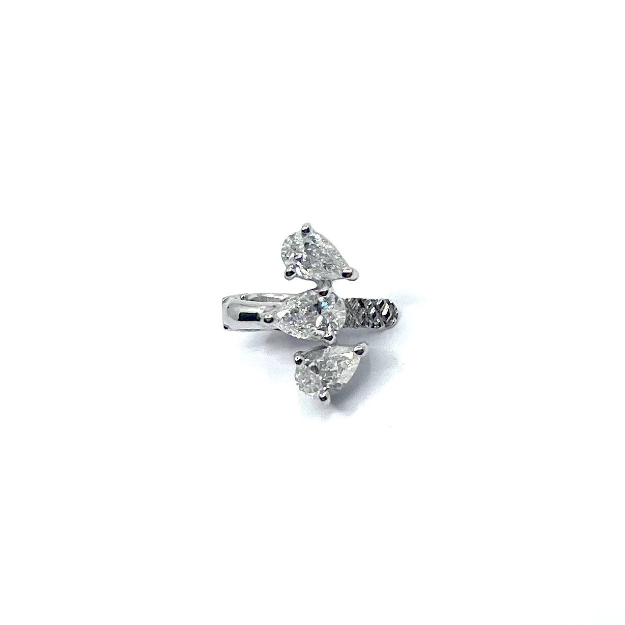 PEAR DIAMOND EARCUFF