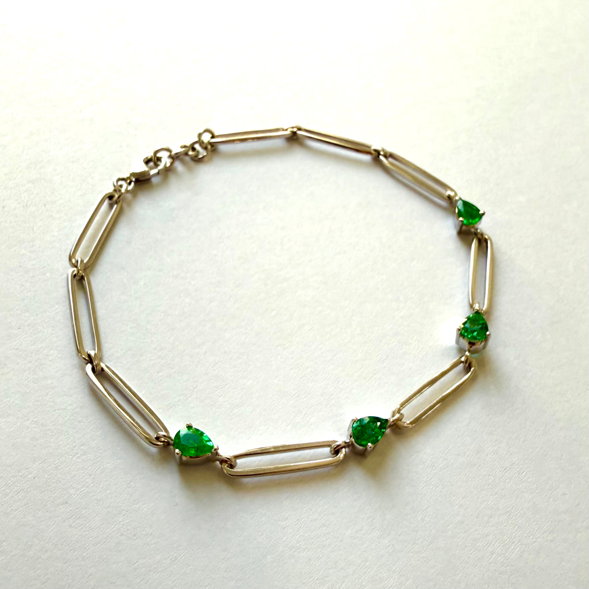 4 EMERALD WHITE GOLD CONTEMPORARY BRACELET