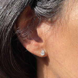 MEDIUM PEAR STUDS
